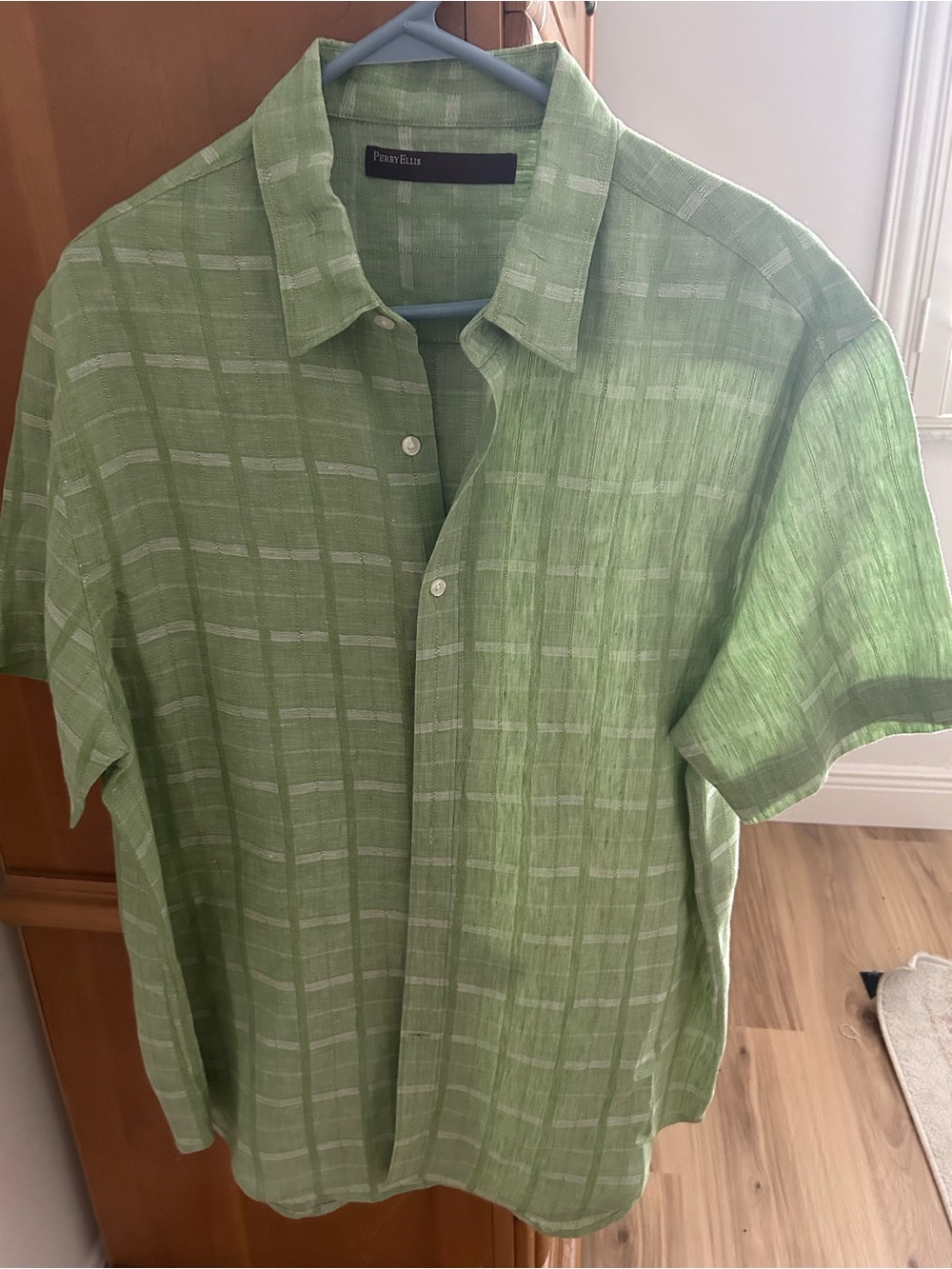 Perry Ellis Light Green Plaid Short-Sleeve Button-Down Shirt